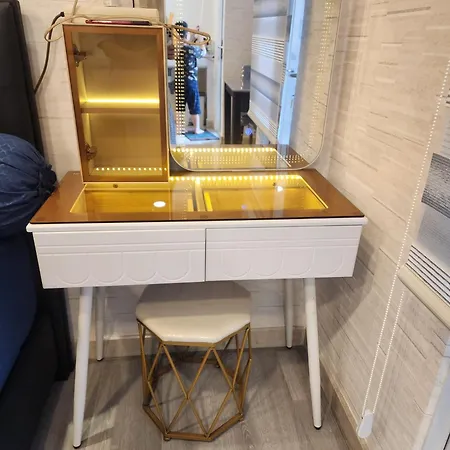 Spacious 2 King Bed Family Room 56 Sqm Podomoro Apartment Tower Liberty 21St Floor With Mall Direct Access Medan Exterior photo
