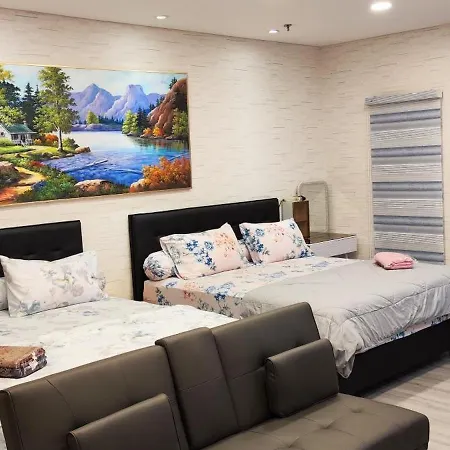 Spacious 2 King Bed Family Room 56 Sqm Podomoro Apartment Tower Liberty 21St Floor With Mall Direct Access Medan Exterior photo