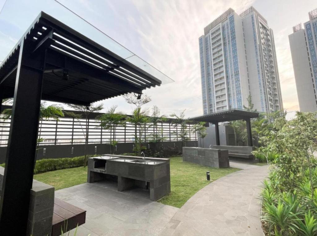 Apartment Spacious 2 King Bed Family 56 Sqm Podomoro Tower Liberty 21st Floor With Mall Direct Access Medan