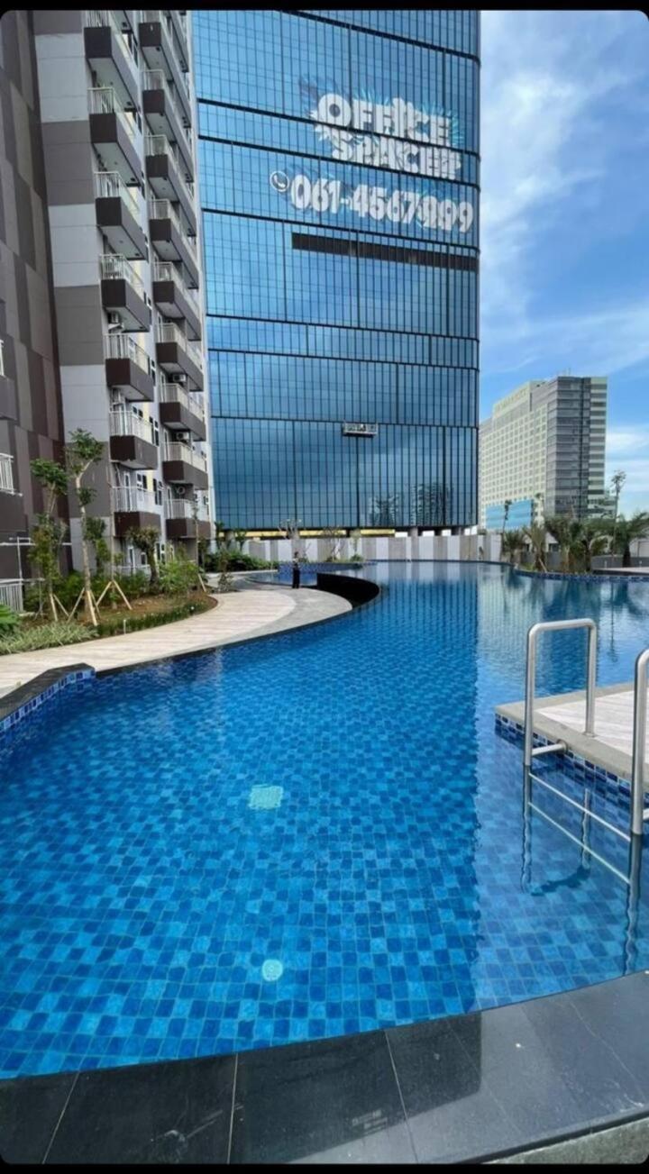 Spacious 2 King Bed Family 56 Sqm Podomoro Tower Liberty 21st Floor With Mall Direct Access Medan