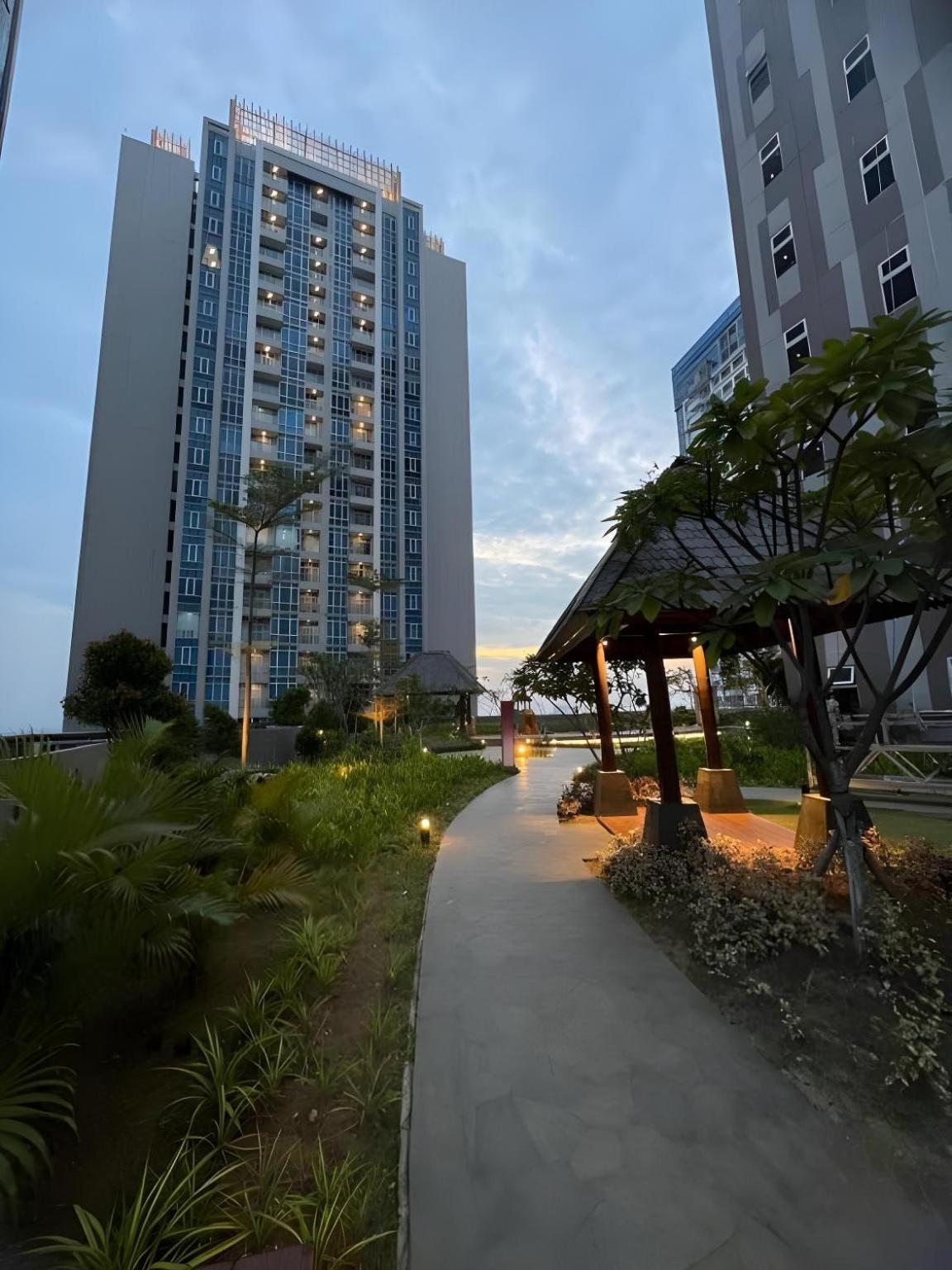 Spacious 2 King Bed Family 56 Sqm Podomoro Tower Liberty 21st Floor With Mall Direct Access * Medan