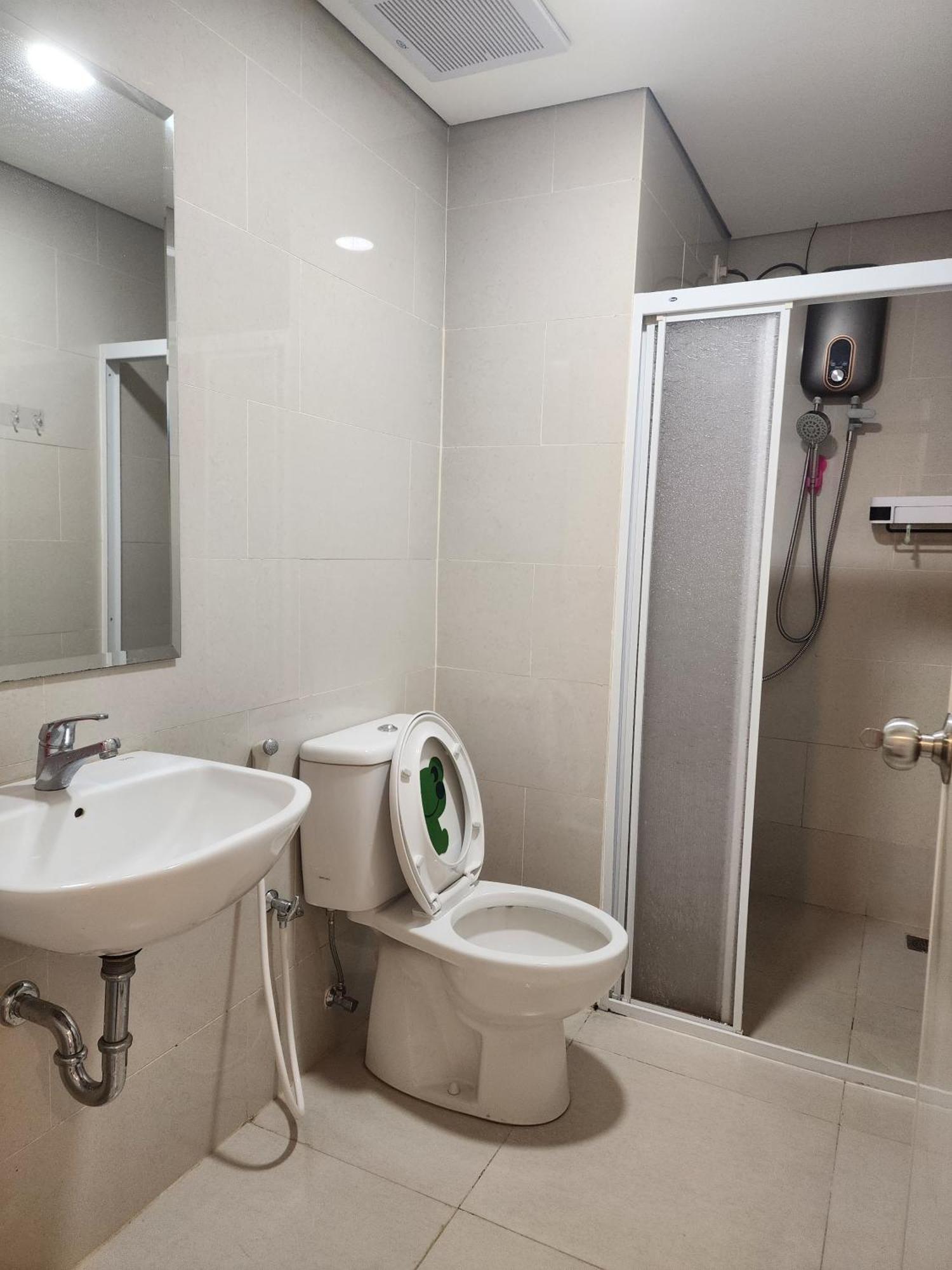 Apartment Spacious 2 King Bed Family 56 Sqm Podomoro Tower Liberty 21st Floor With Mall Direct Access Medan